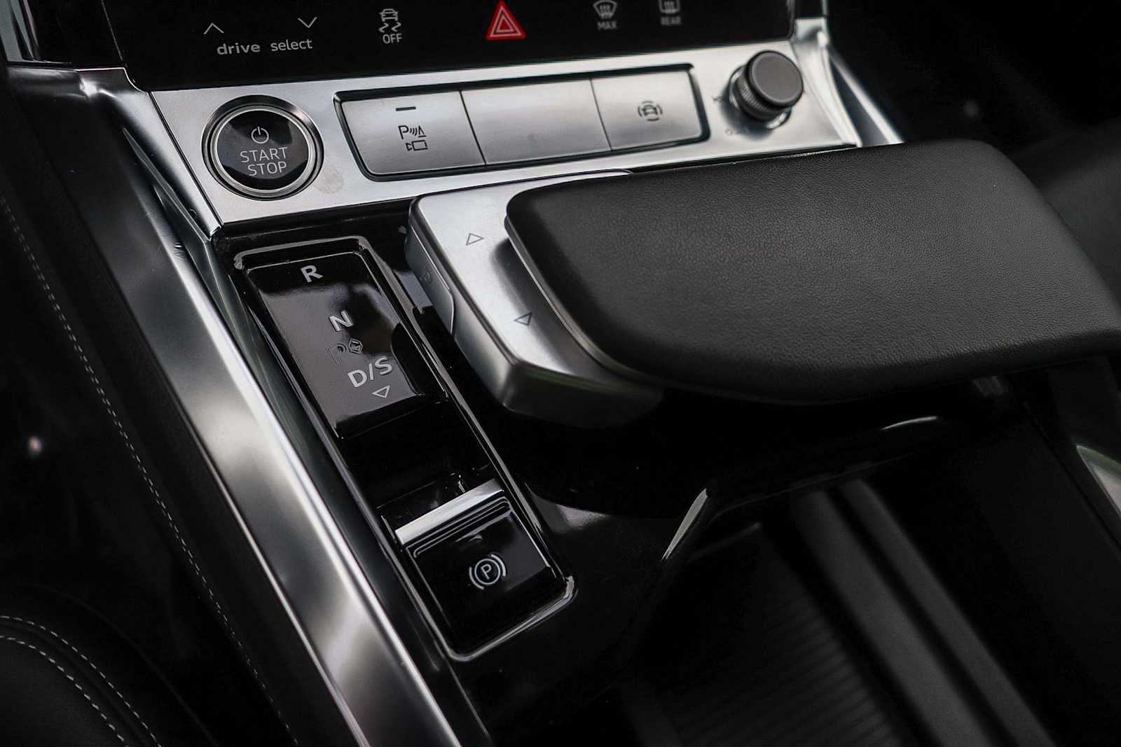 Thumbnail: 2024 Audi Q8 e-tron - 26