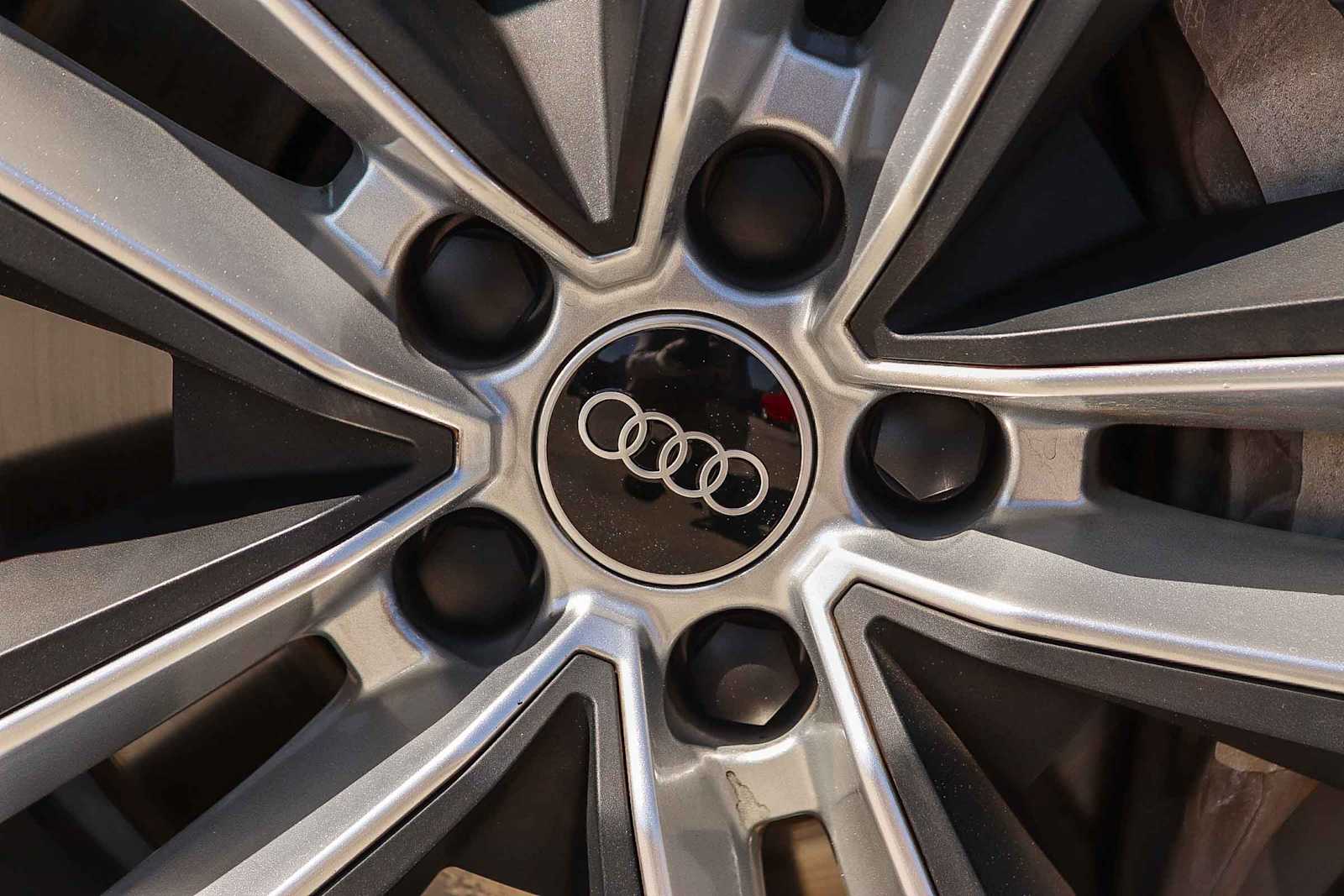 Thumbnail: 2022 Audi Q7 - 15