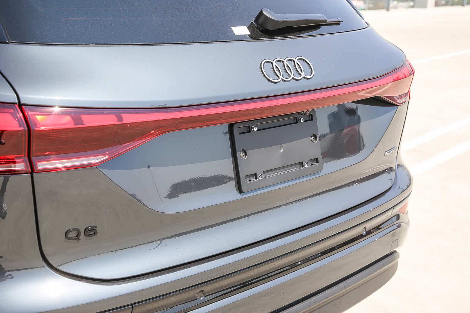 Thumbnail: 2025 Audi Q6 e-tron - 24