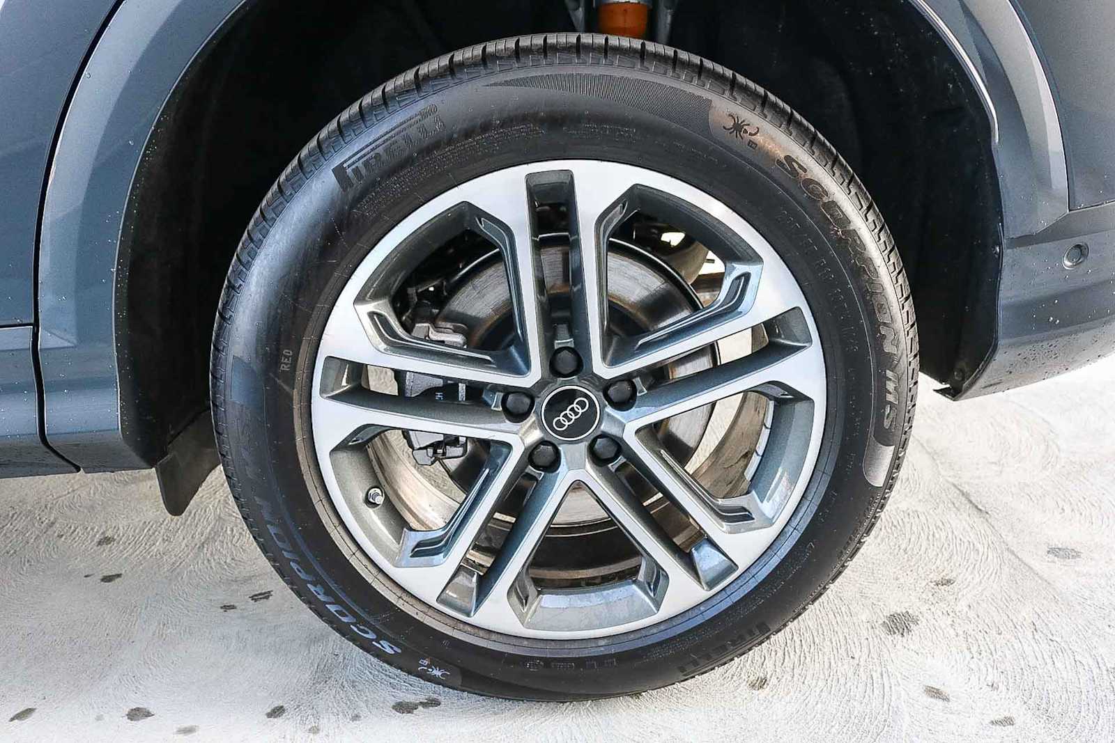 Thumbnail: 2025 Audi Q5 - 12