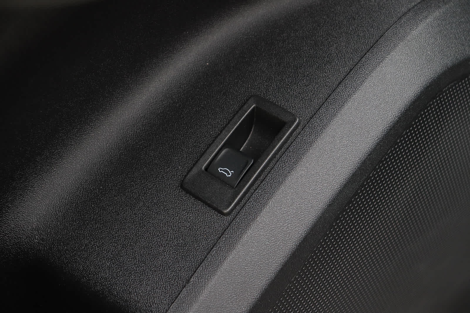 Thumbnail: 2025 Audi Q5 - 26