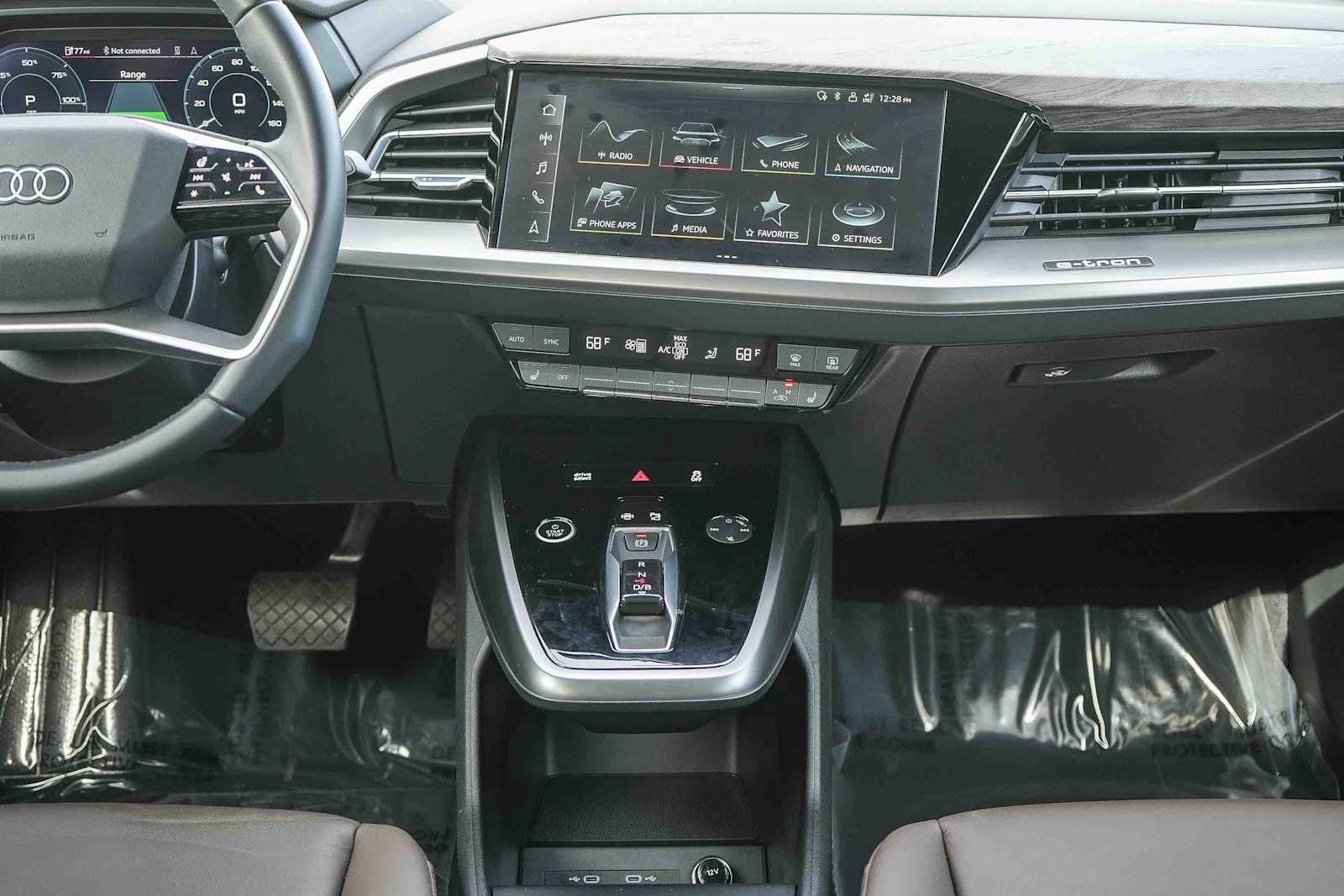 Thumbnail: 2023 Audi Q4 e-tron - 17