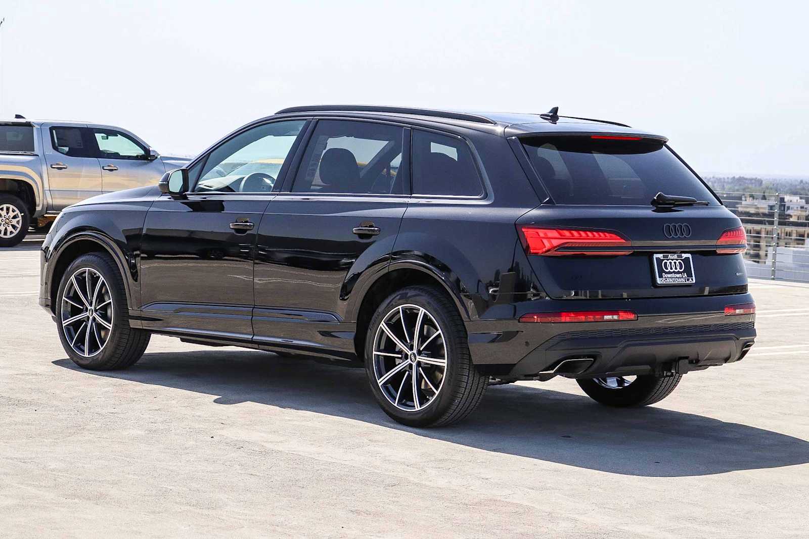 Thumbnail: 2026 Audi Q7 - 6