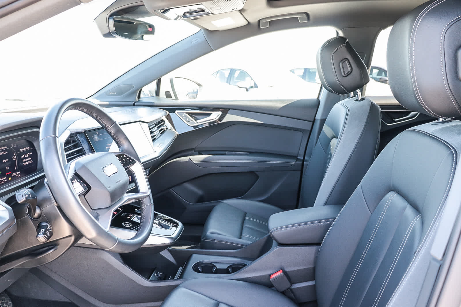 Thumbnail: 2023 Audi Q4 e-tron - 23