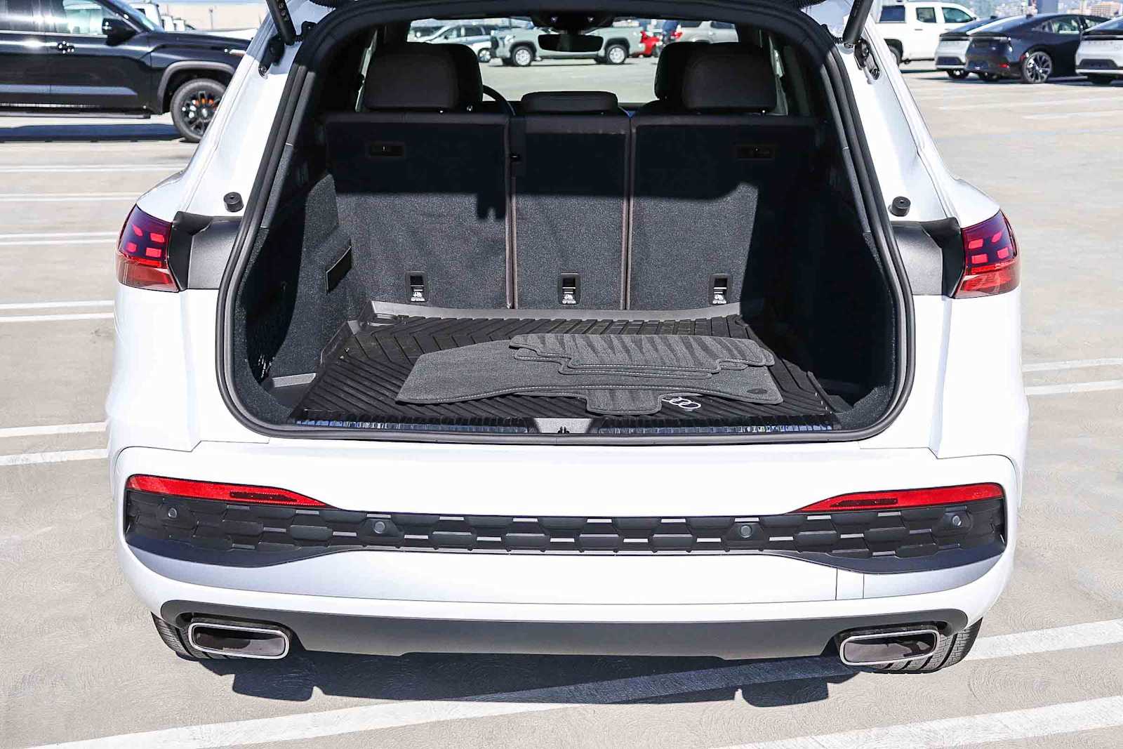 Thumbnail: 2025 Audi Q5 - 36