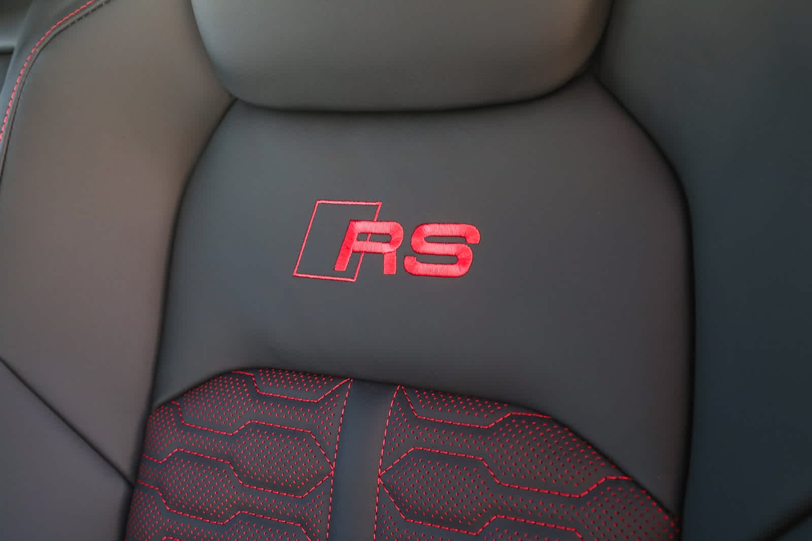 Thumbnail: 2026 Audi RS 7 - 26