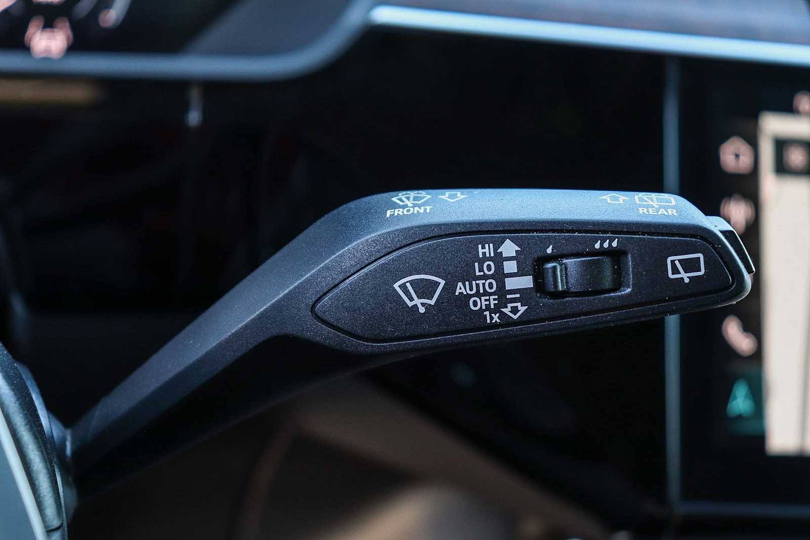 Thumbnail: 2022 Audi e-tron - 33