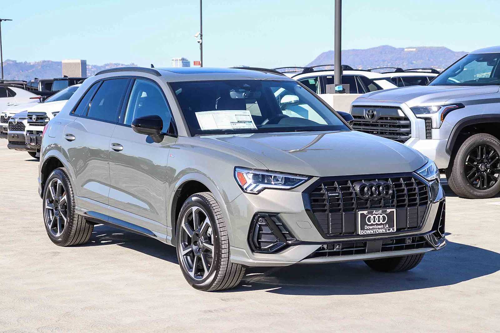 Thumbnail: 2025 Audi Q3 - 3