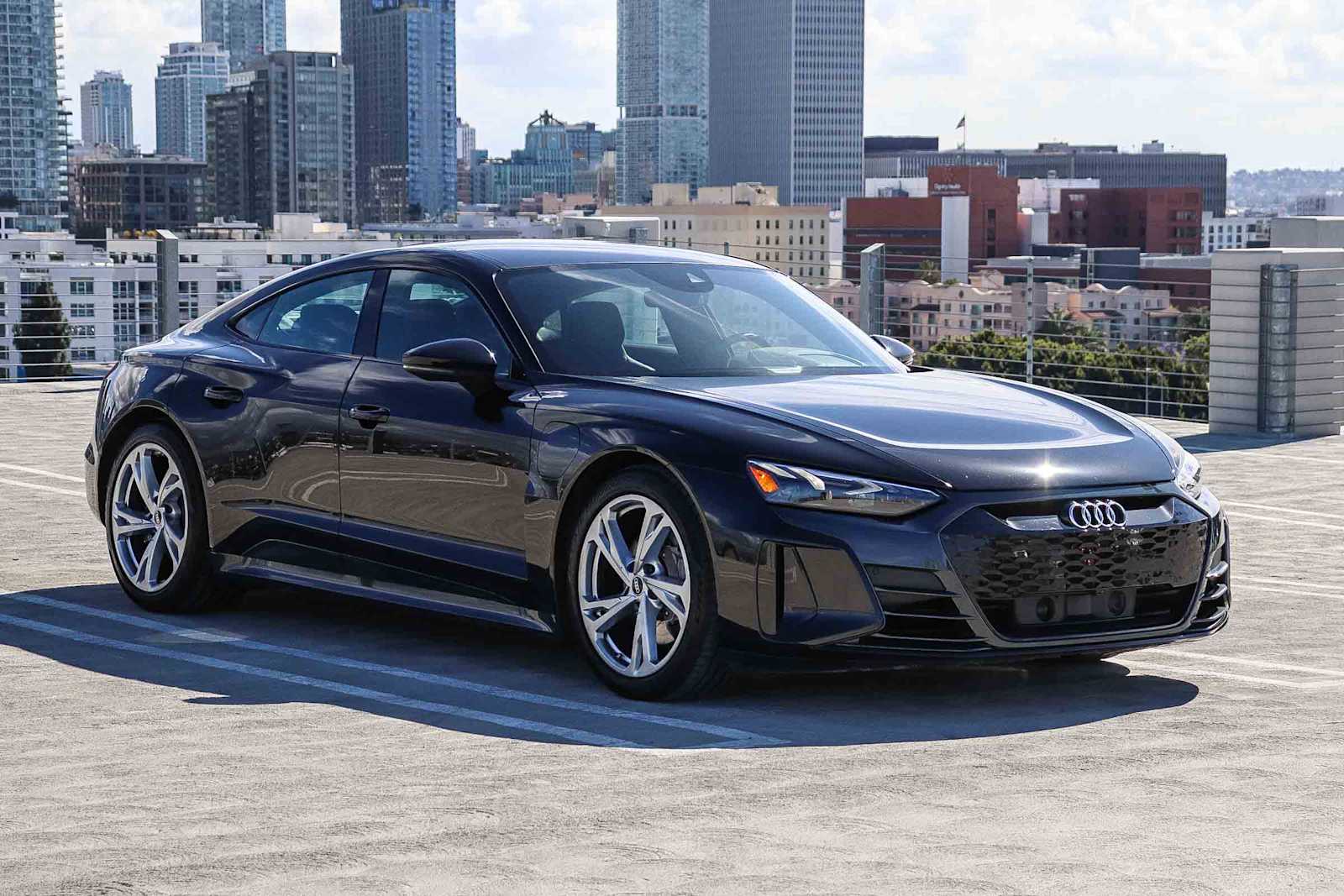 Thumbnail: 2023 Audi e-tron GT - 3