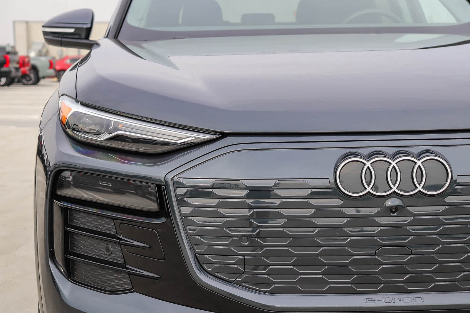Thumbnail: 2025 Audi Q6 e-tron - 6