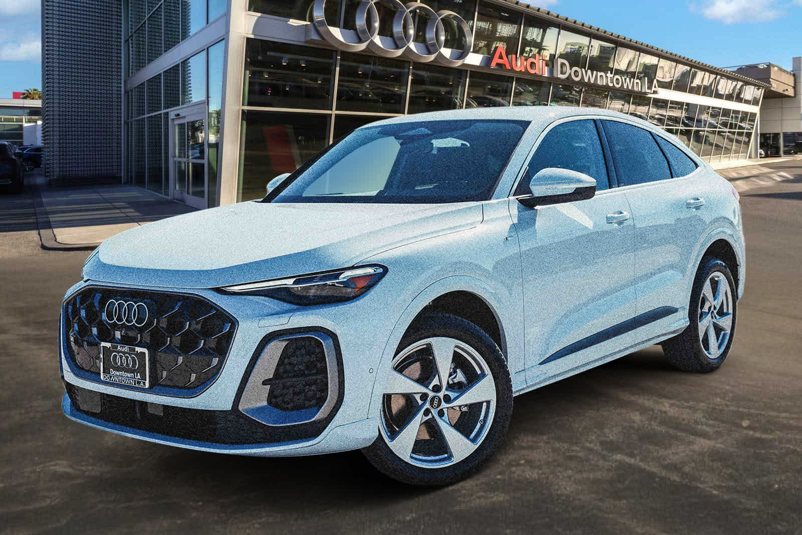 Thumbnail: 2025 Audi Q5 - 1