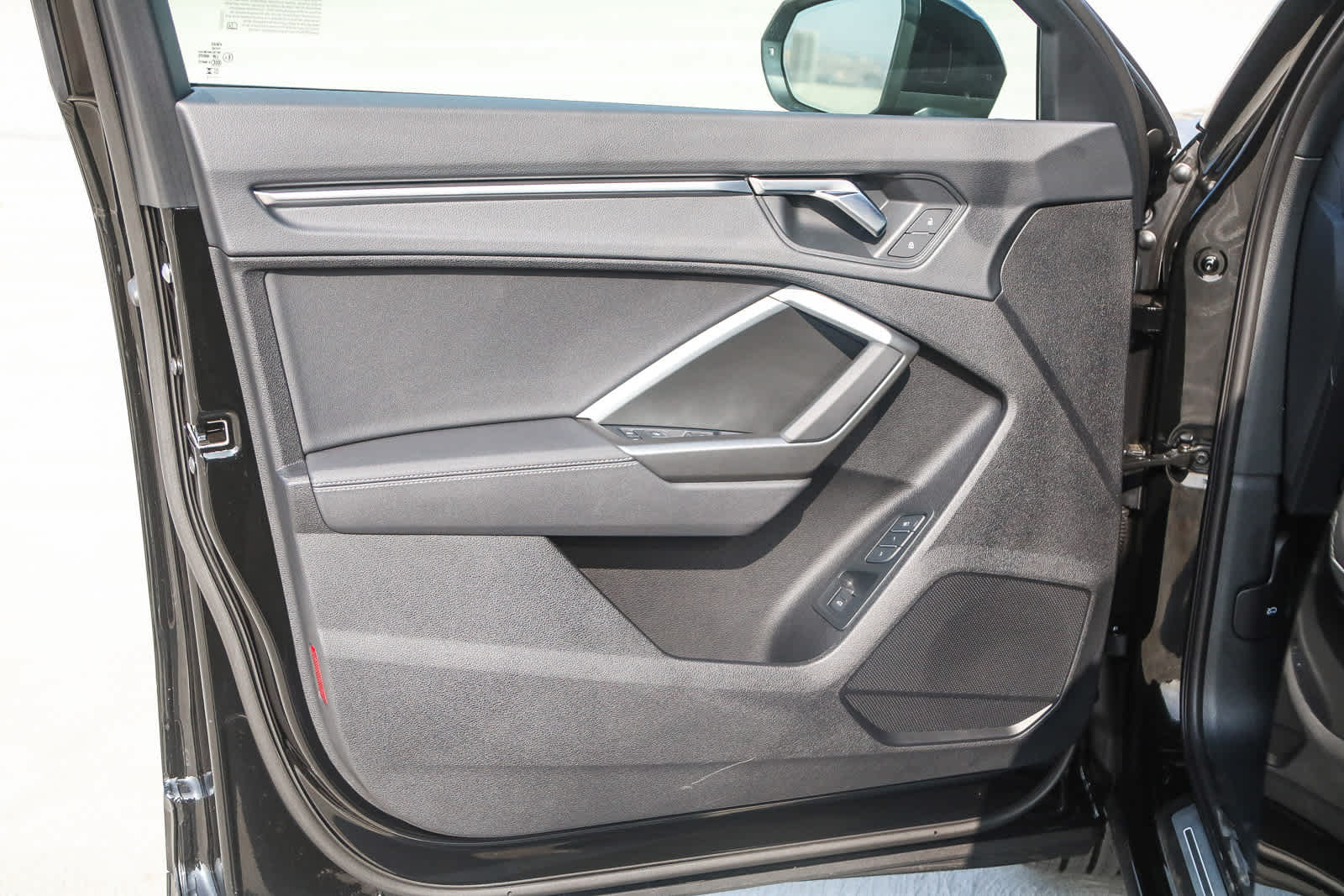 Thumbnail: 2025 Audi Q3 - 31