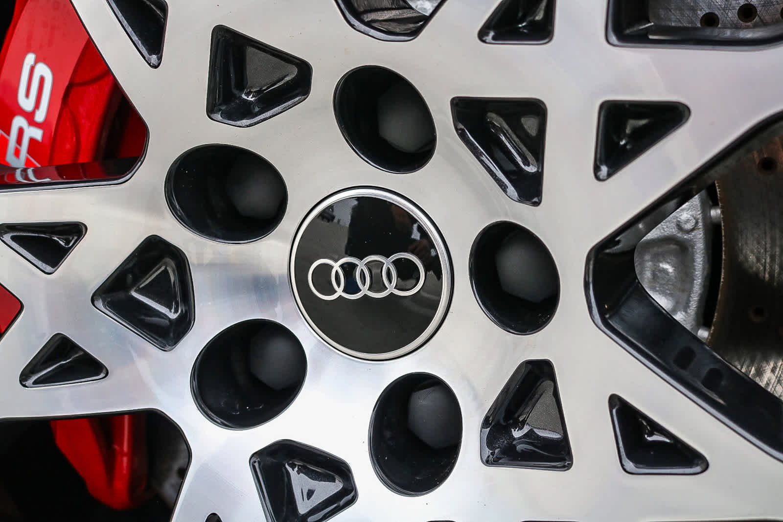 Thumbnail: 2025 Audi RS 3 - 16