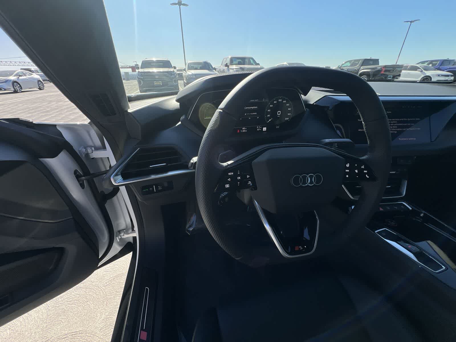Thumbnail: 2025 Audi e-tron GT - 10