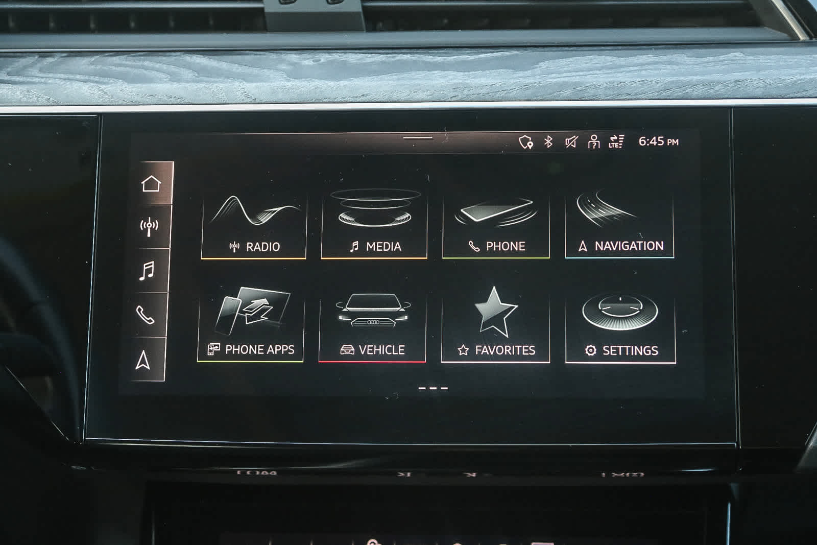 Thumbnail: 2022 Audi e-tron - 14