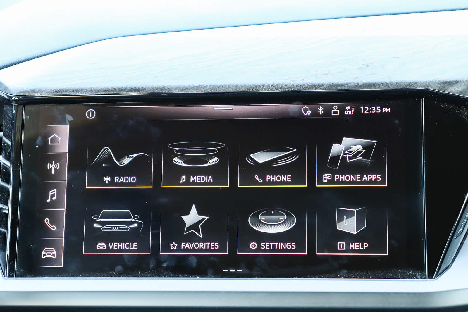 Thumbnail: 2023 Audi Q4 e-tron - 18