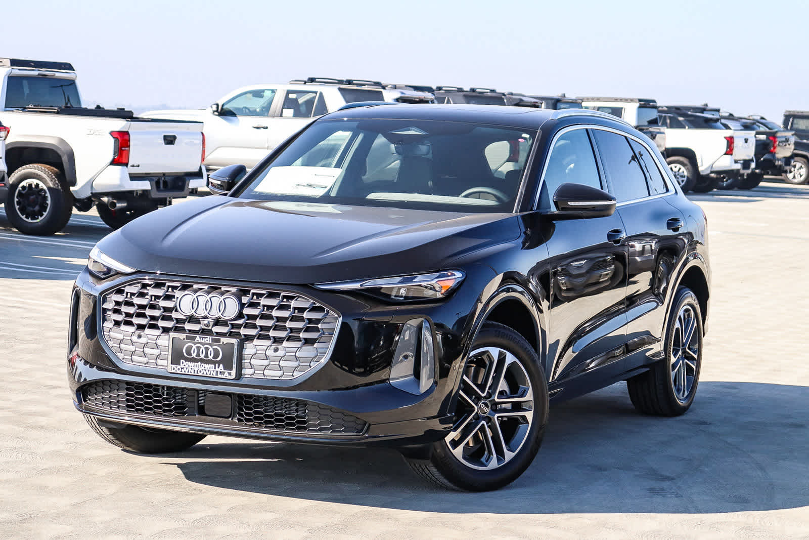 2025 Audi New Q5 Premium's photo