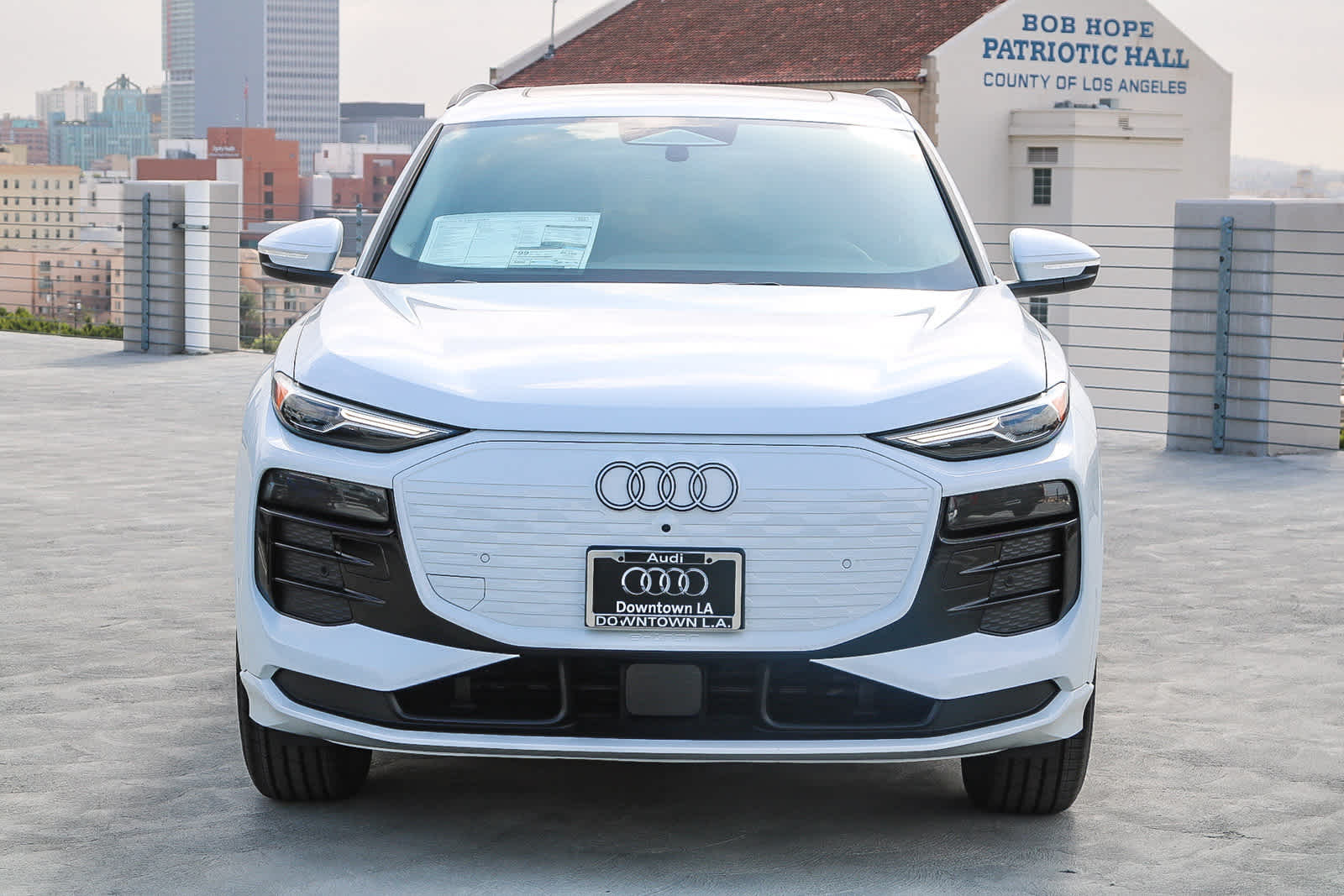 Thumbnail: 2025 Audi Q6 e-tron - 2
