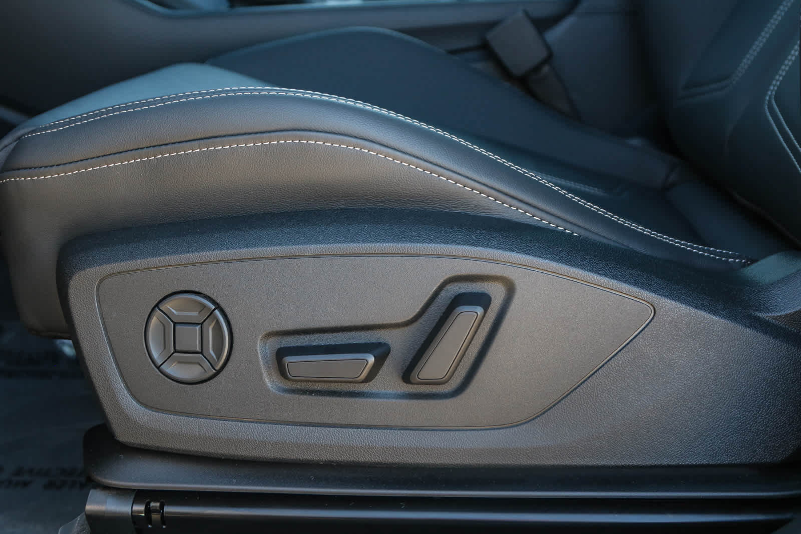 Thumbnail: 2025 Audi Q3 - 32