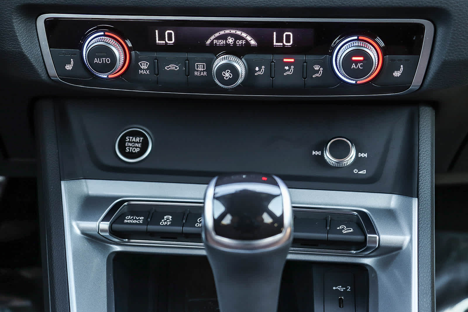 Thumbnail: 2025 Audi Q3 - 18