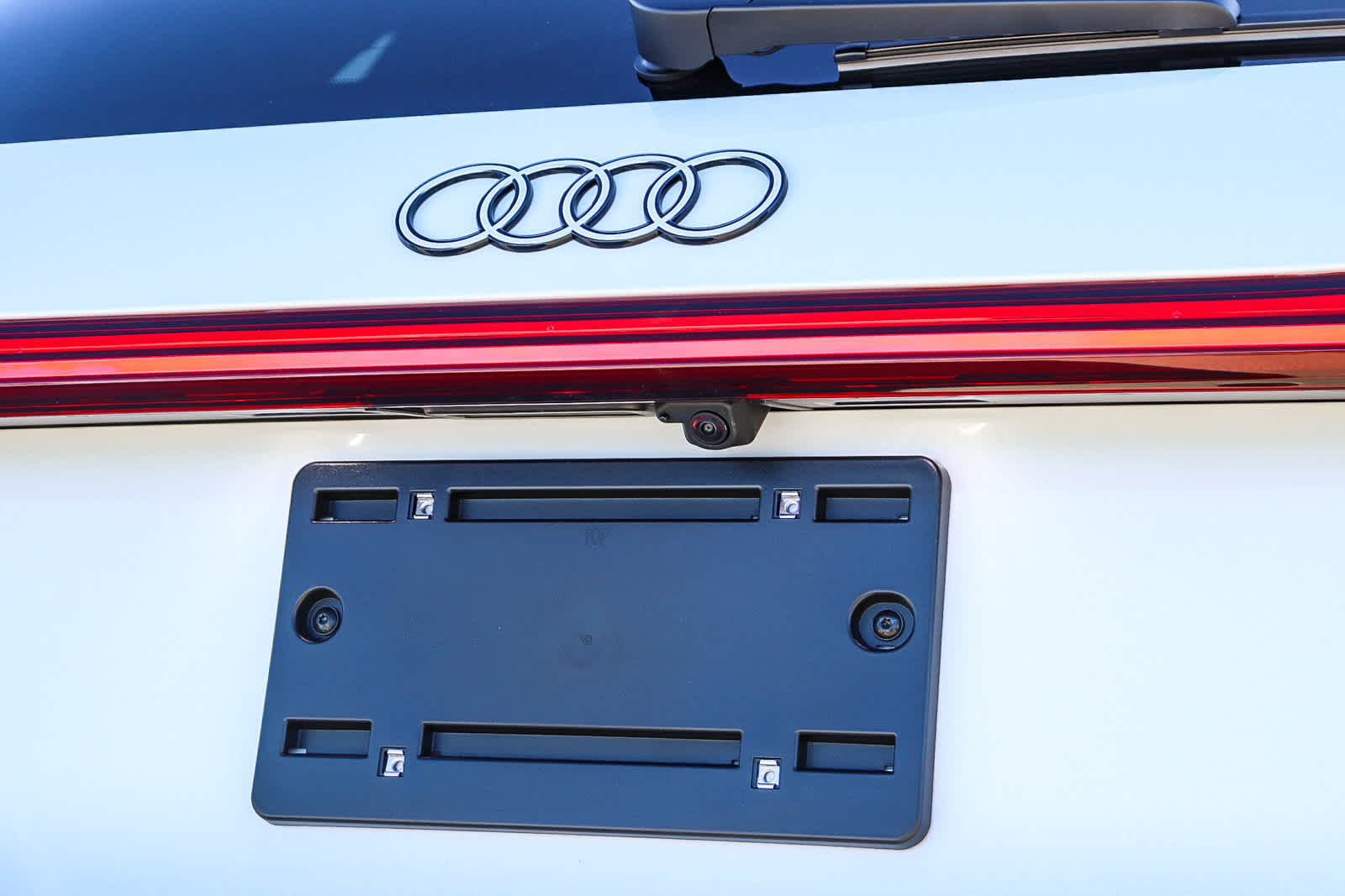 Thumbnail: 2025 Audi SQ5 - 11