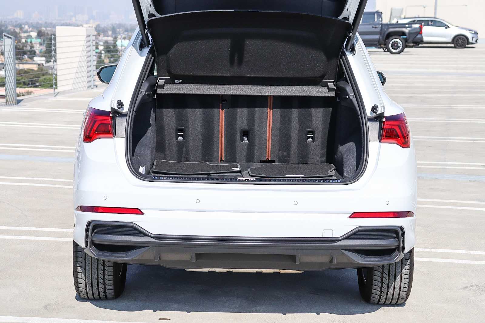 Thumbnail: 2023 Audi Q3 - 38