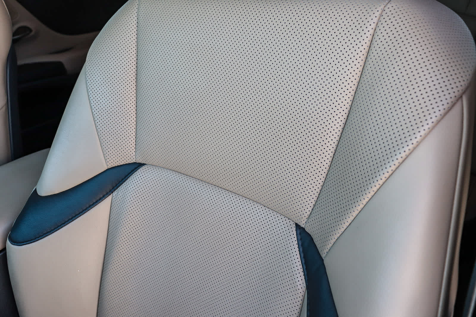 Thumbnail: 2021 Lexus ES - 34