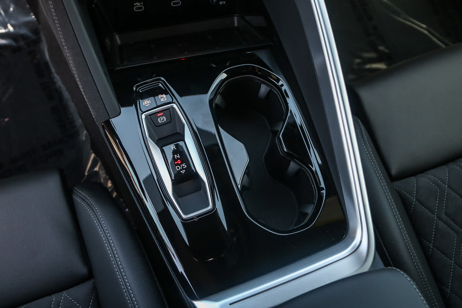 Thumbnail: 2025 Audi SQ5 - 27