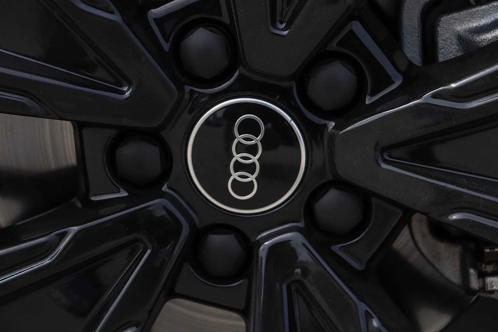 Thumbnail: 2025 Audi Q5 - 15