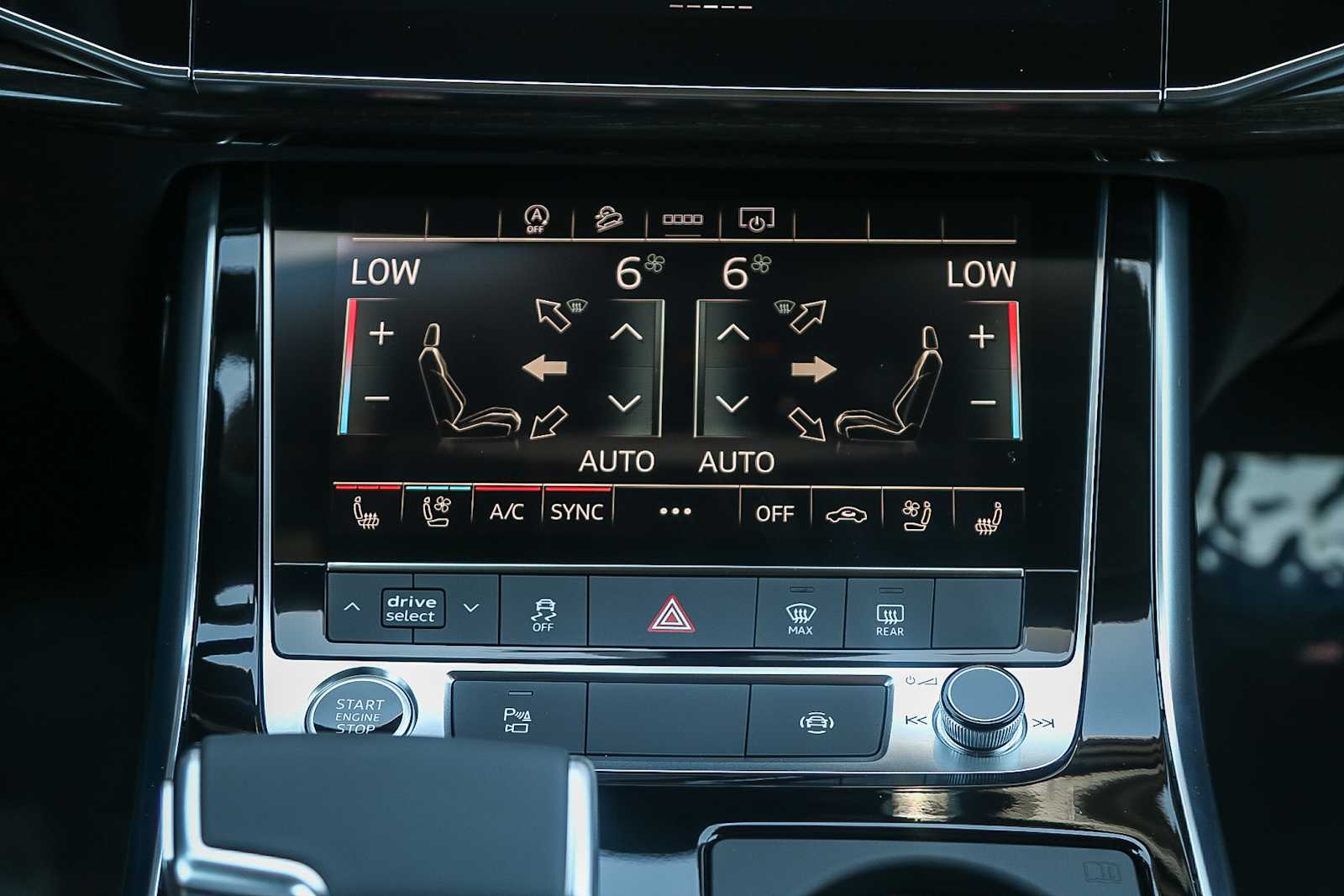 Thumbnail: 2025 Audi Q8 - 15