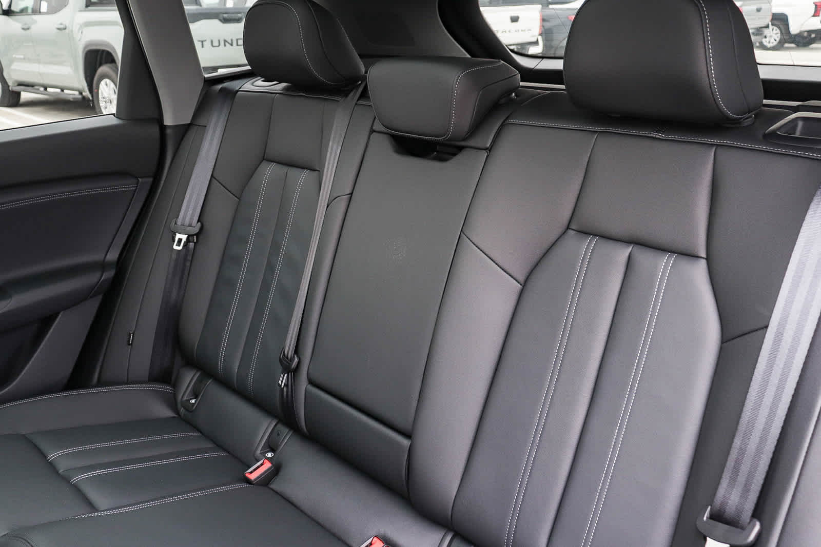 Thumbnail: 2025 Audi Q6 e-tron - 23