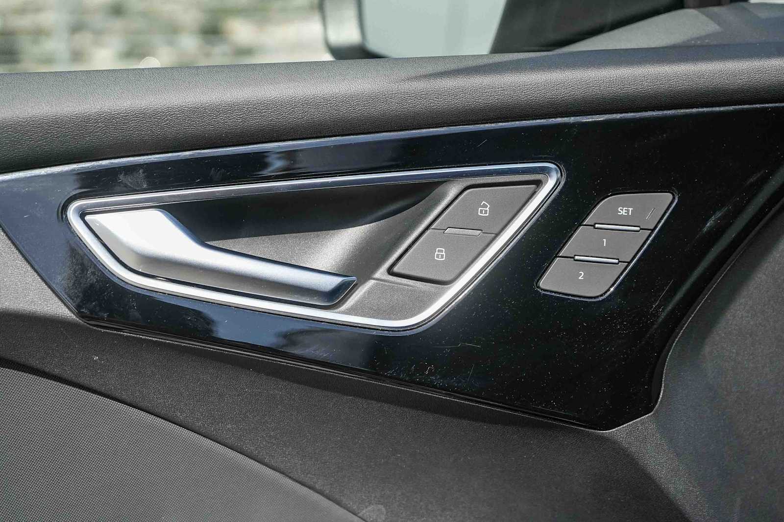 Thumbnail: 2023 Audi Q4 e-tron - 30