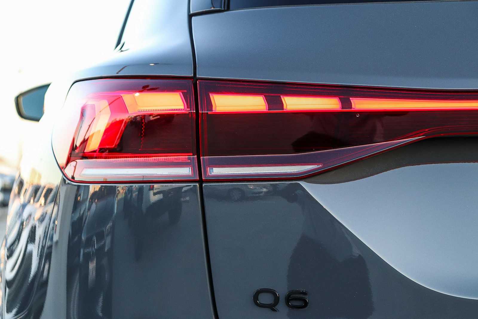 Thumbnail: 2025 Audi Q6 e-tron - 12