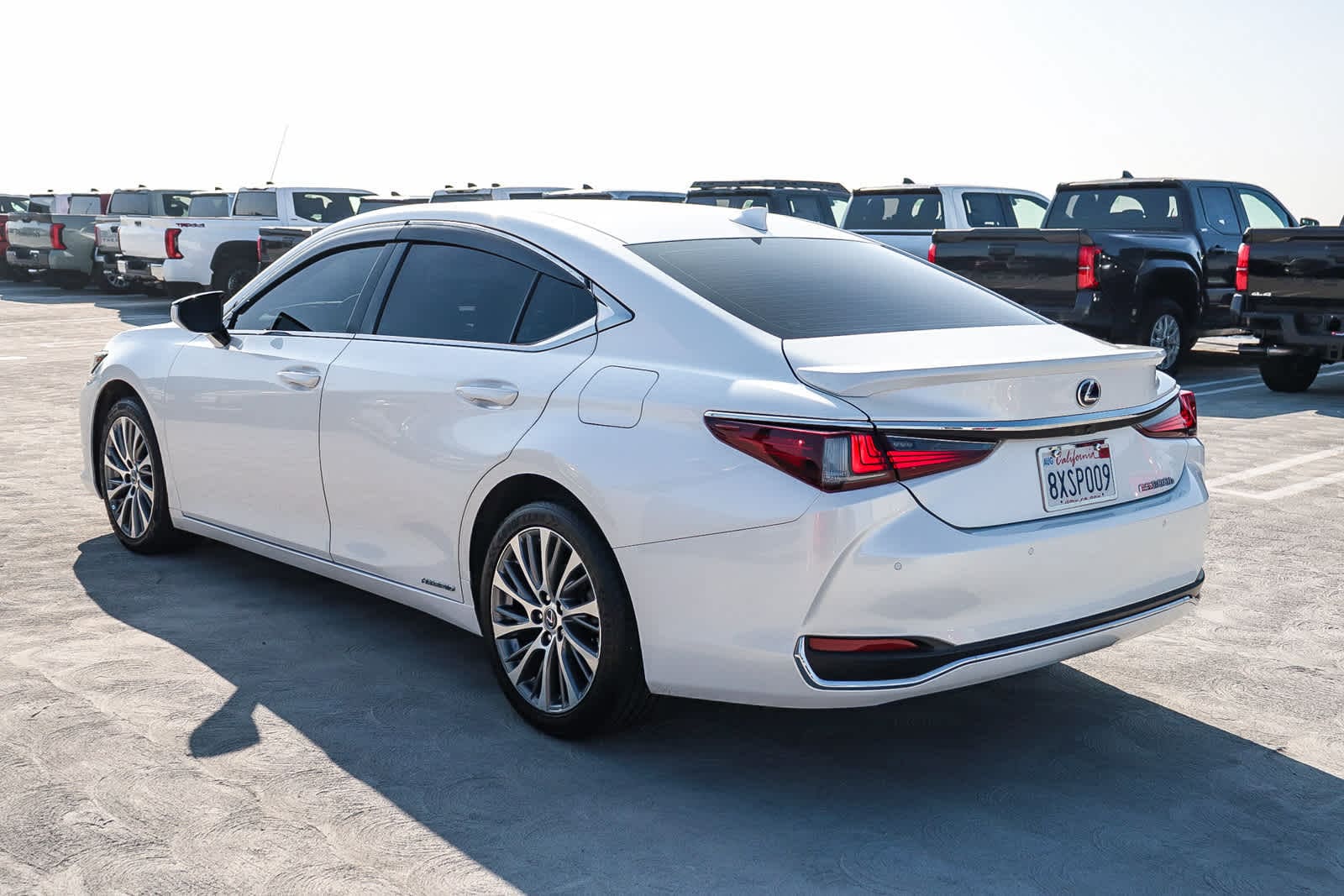 Thumbnail: 2021 Lexus ES - 8