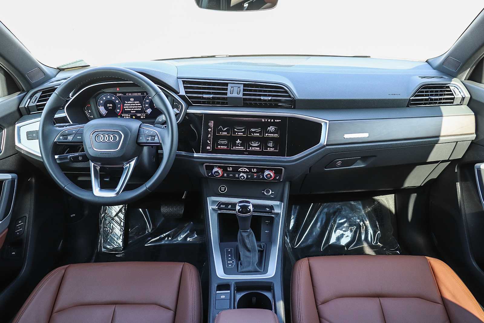 Thumbnail: 2023 Audi Q3 - 16