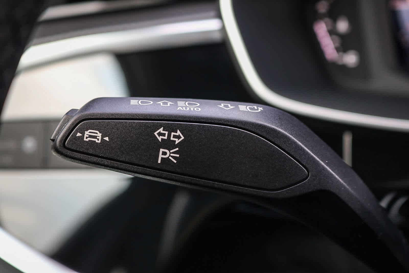 Thumbnail: 2025 Audi Q3 - 33