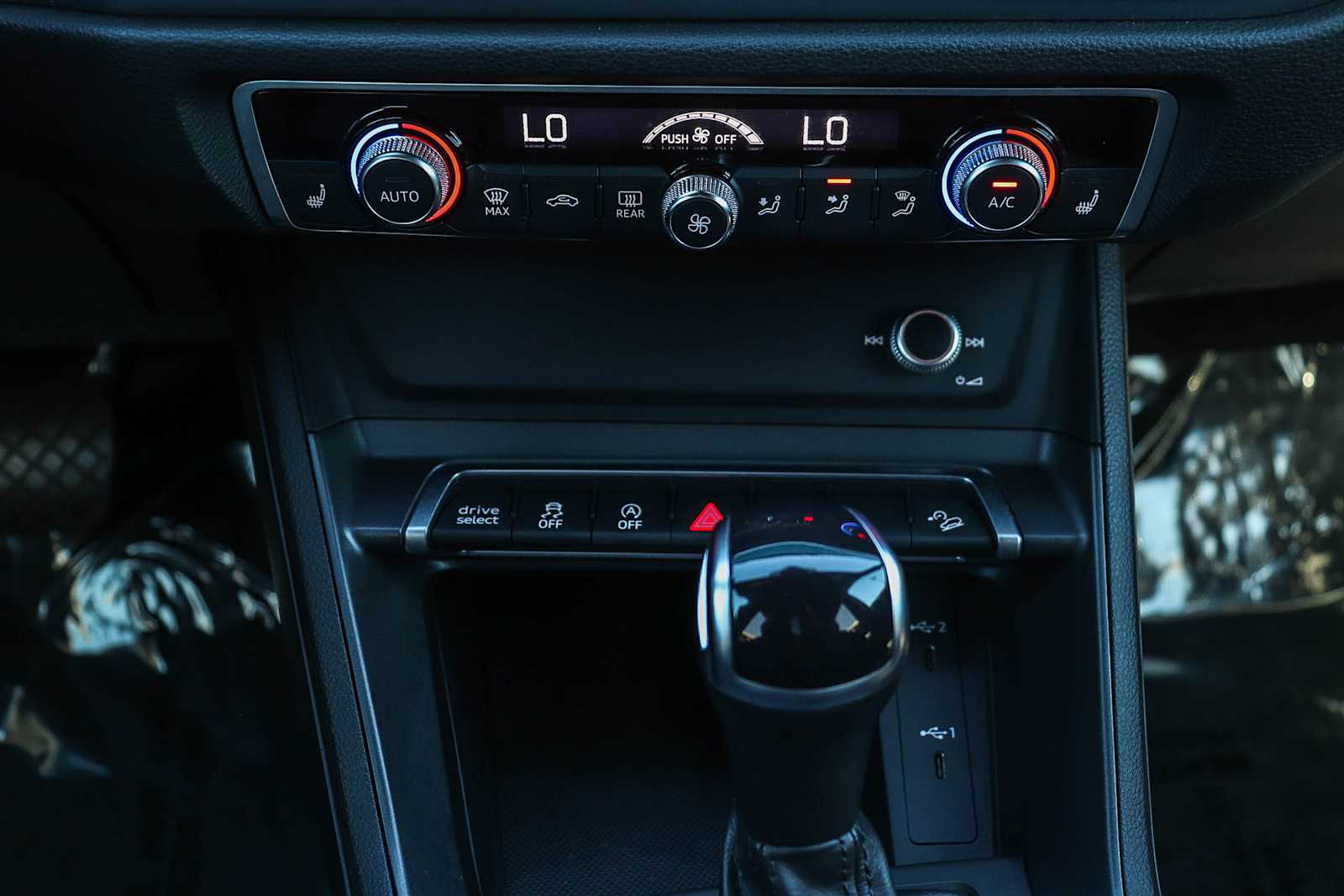 Thumbnail: 2022 Audi Q3 - 18