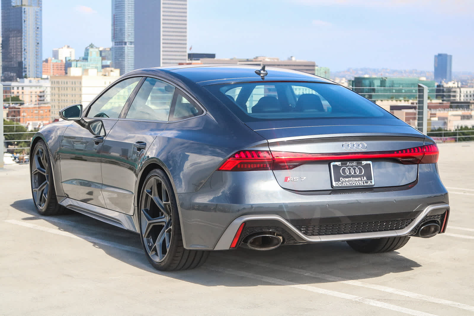 Thumbnail: 2026 Audi RS 7 - 9