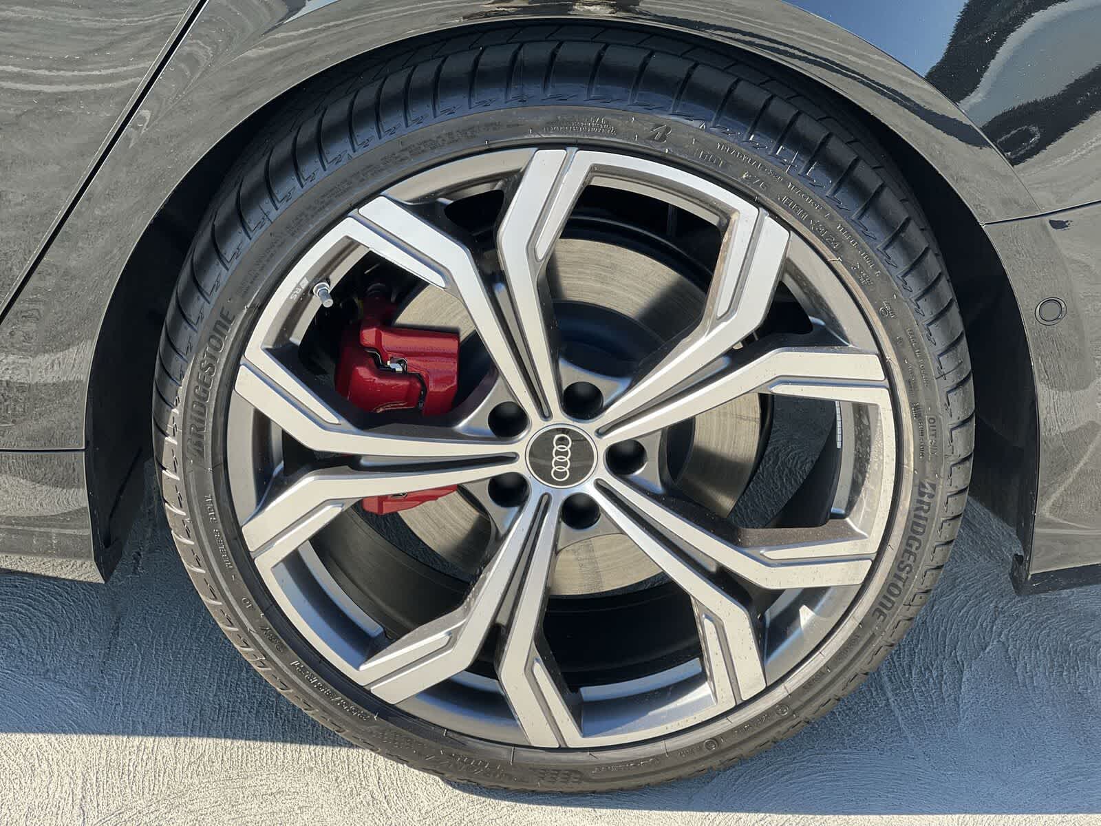 Thumbnail: 2025 Audi S6 - 8