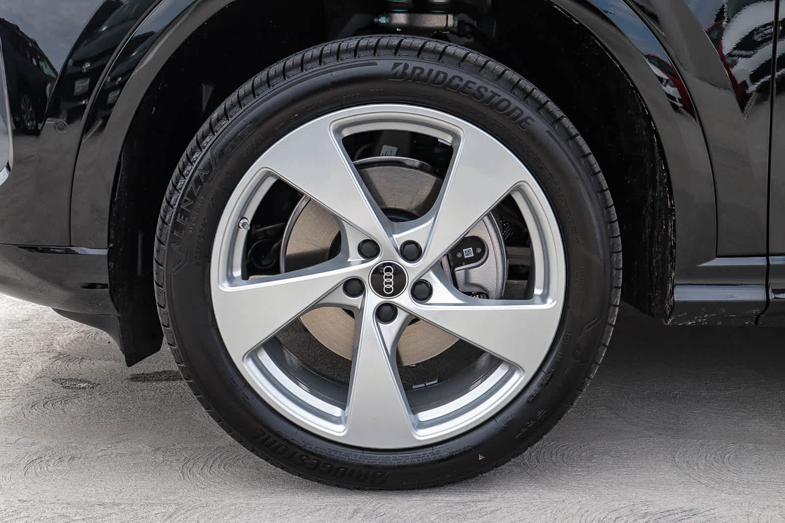 Thumbnail: 2025 Audi Q5 - 14