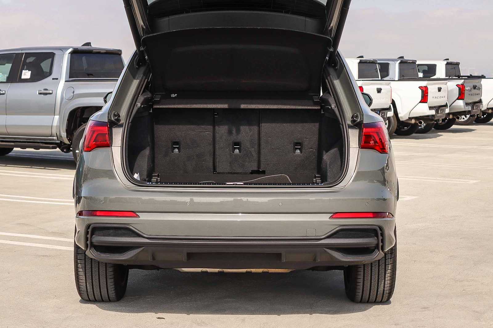 Thumbnail: 2023 Audi Q3 - 36