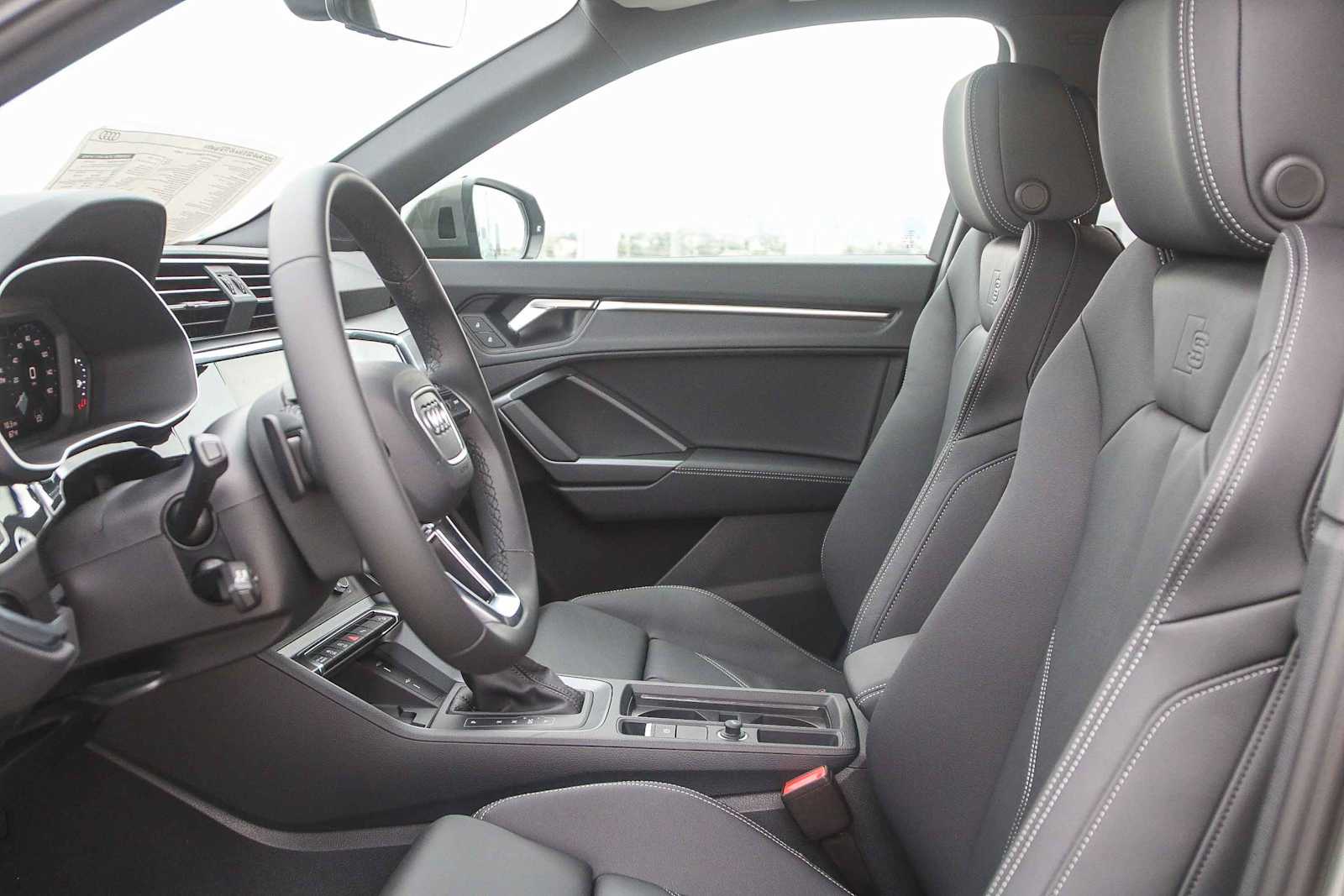 Thumbnail: 2025 Audi Q3 - 25