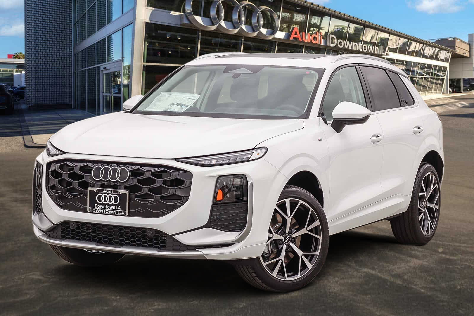 Thumbnail: 2026 Audi Q3 - 1