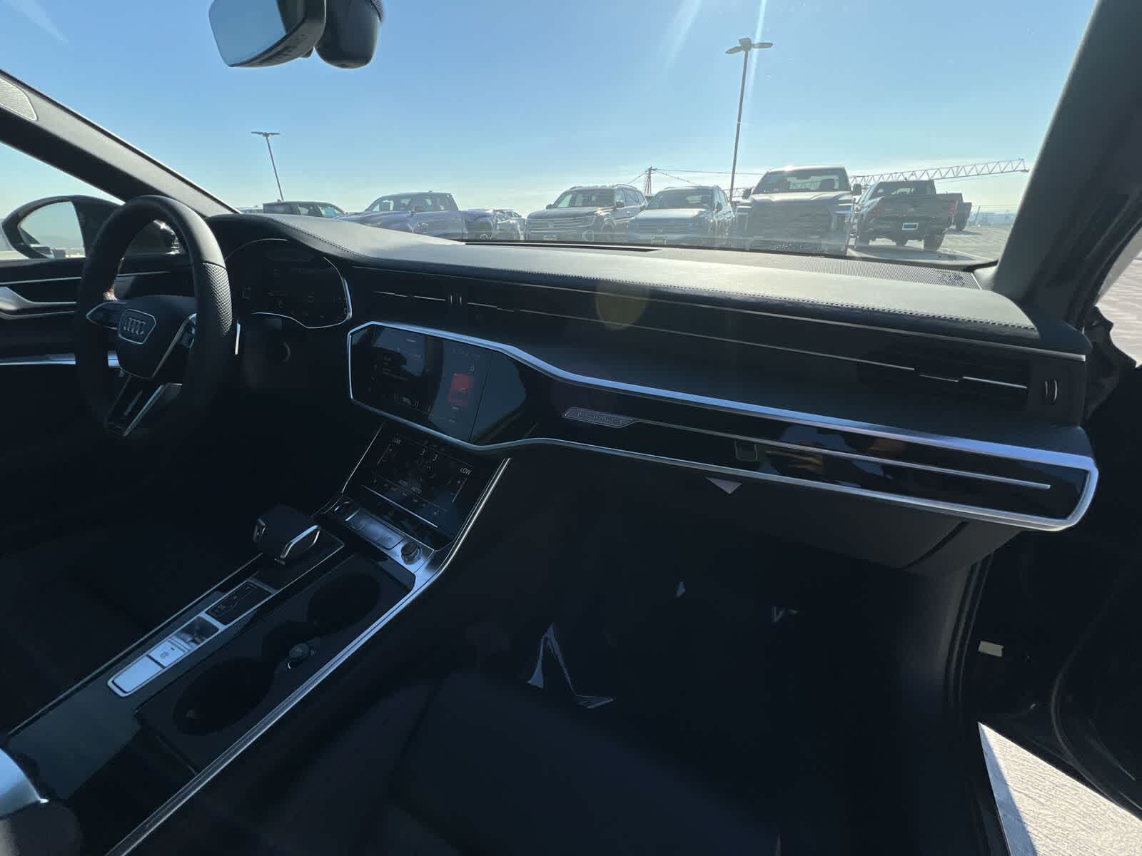 Thumbnail: 2025 Audi S6 - 12