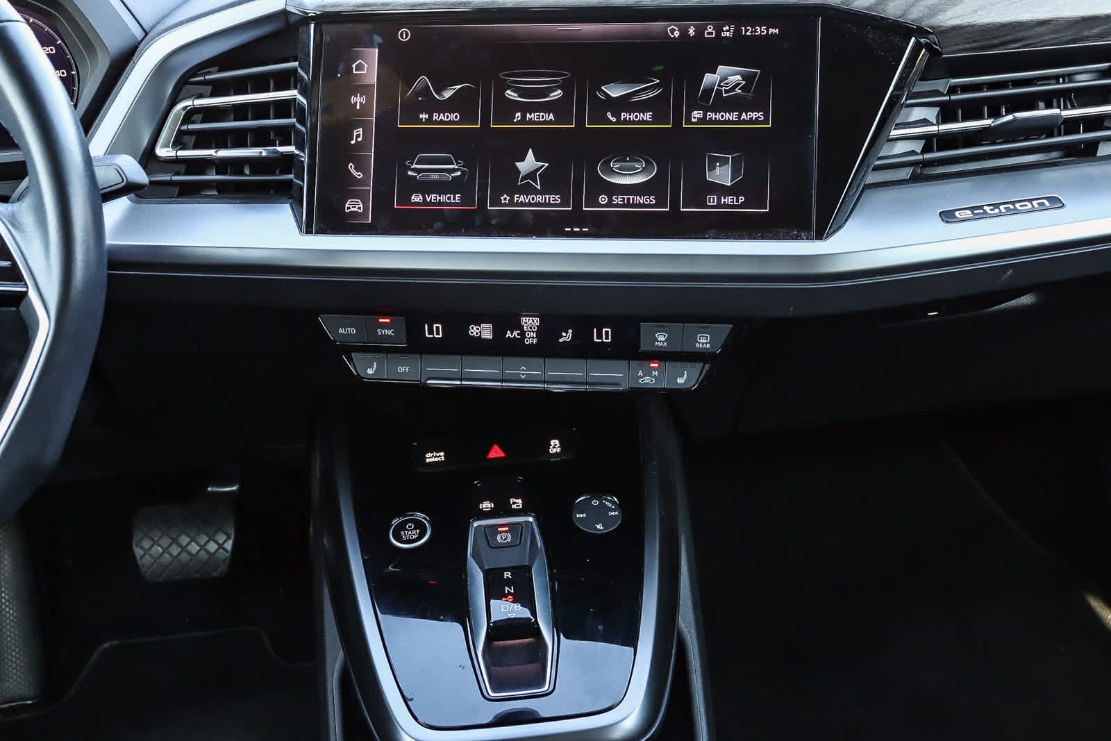 Thumbnail: 2023 Audi Q4 e-tron - 16