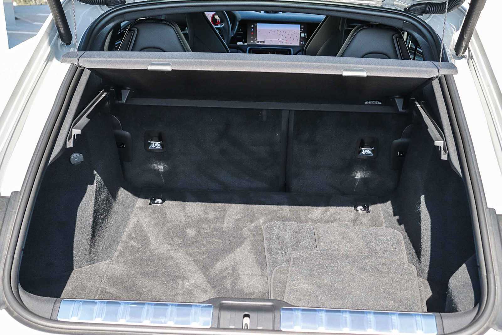 Thumbnail: 2025 Porsche Panamera - 36