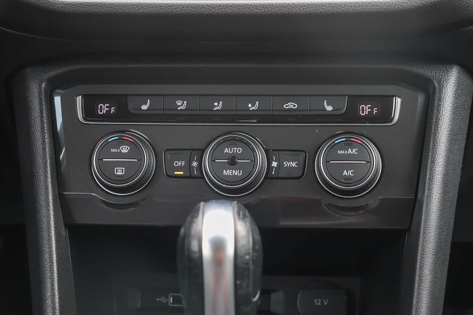 Thumbnail: 2020 Volkswagen Tiguan - 17