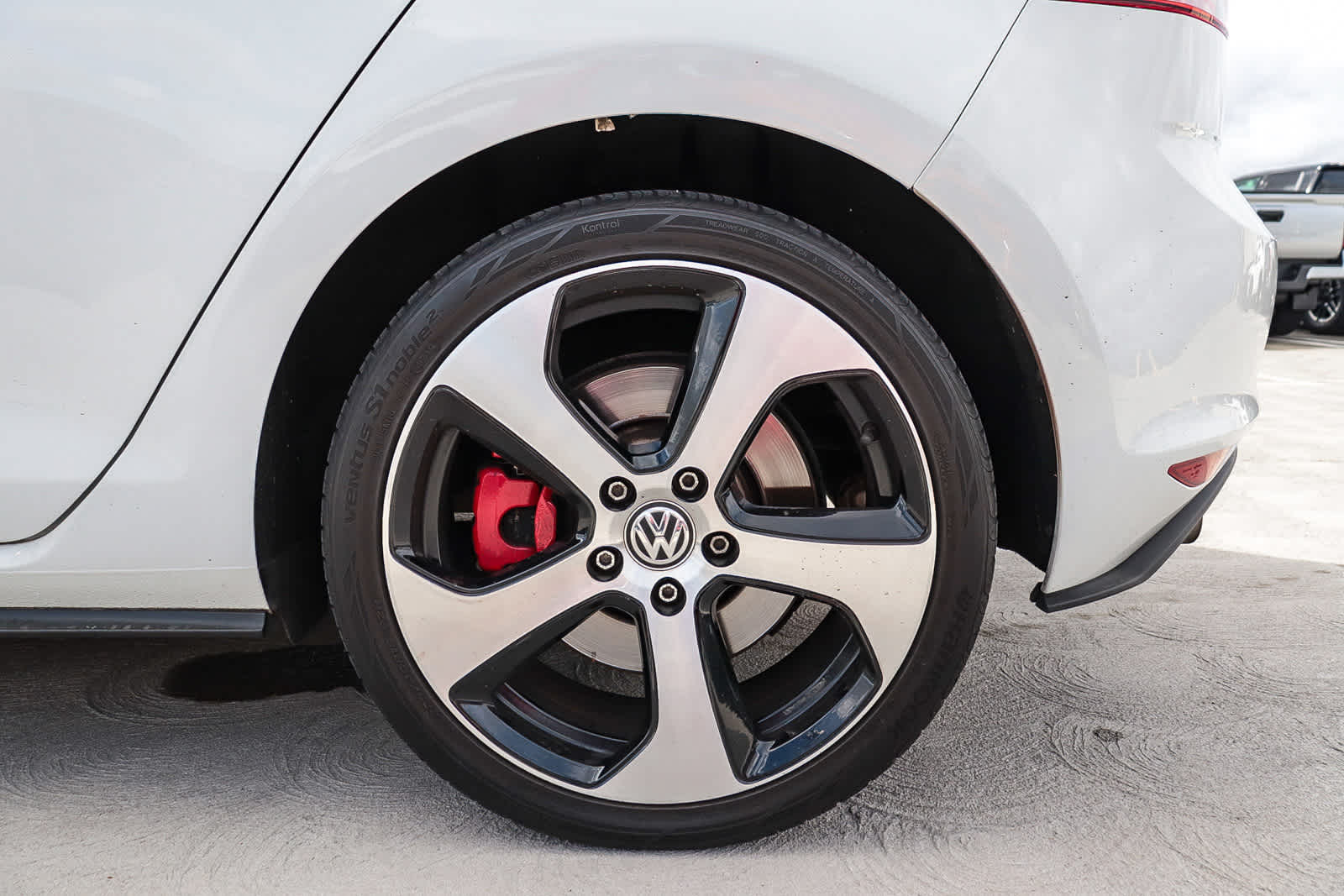 Thumbnail: 2017 Volkswagen Golf - 13