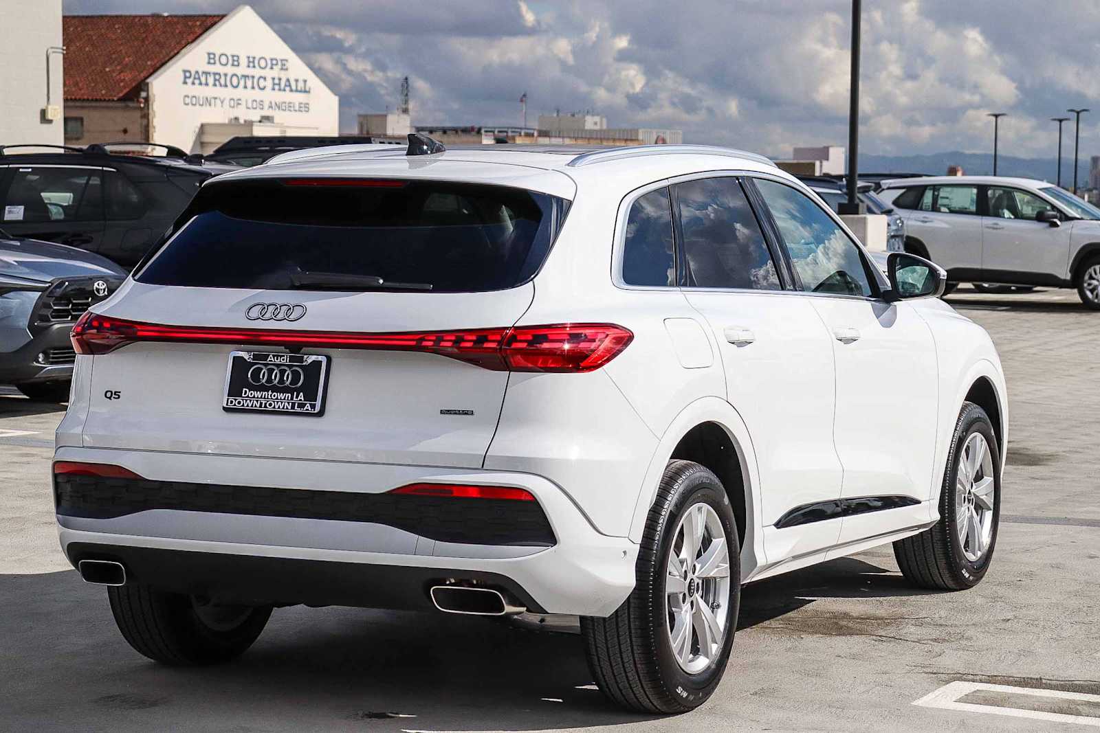 Thumbnail: 2025 Audi Q5 - 4