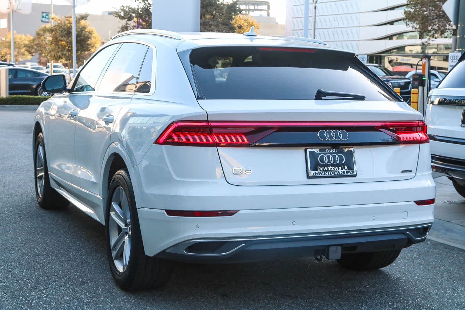 Thumbnail: 2019 Audi Q8 - 6